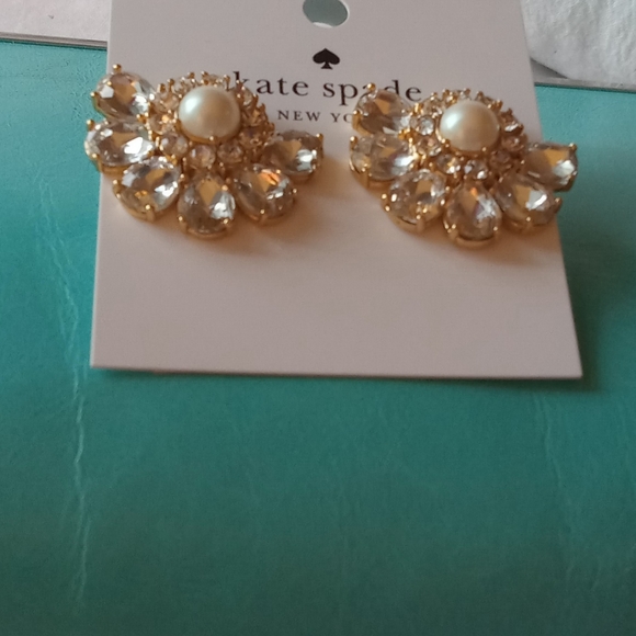 Kate Spade New York Bright Ideas Pearl Cluster Earrings - Picture 4 of 8